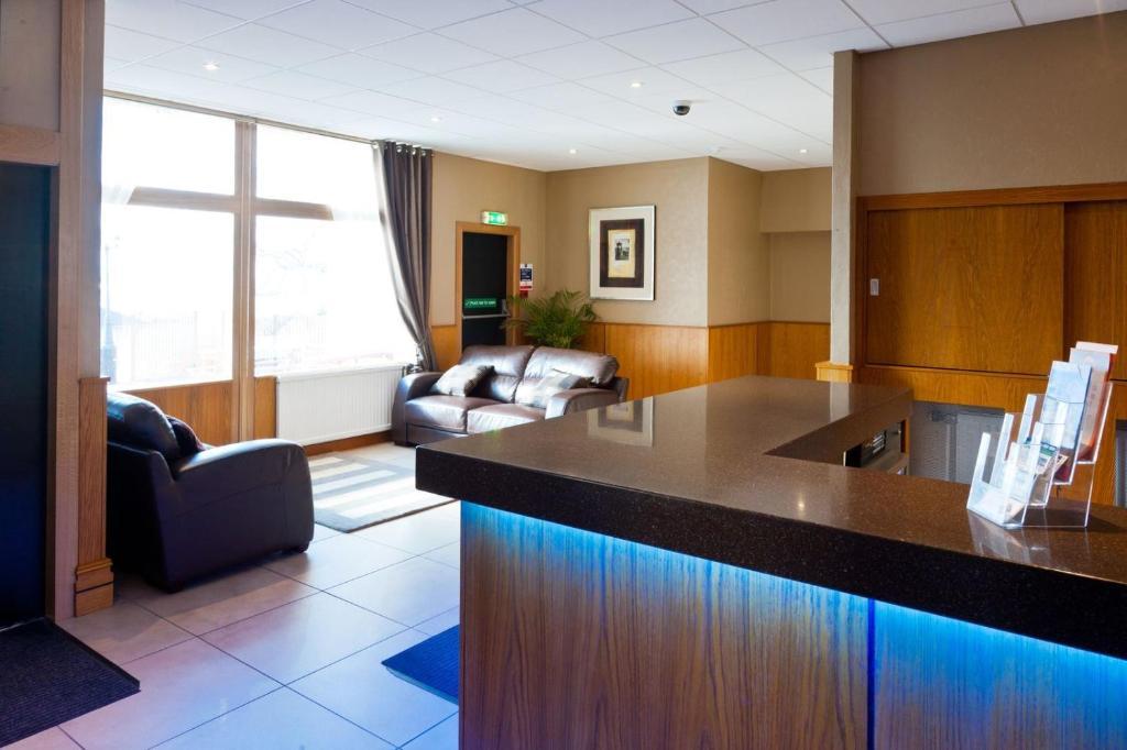 Caledonia Hotel Rosyth Eksteriør billede
